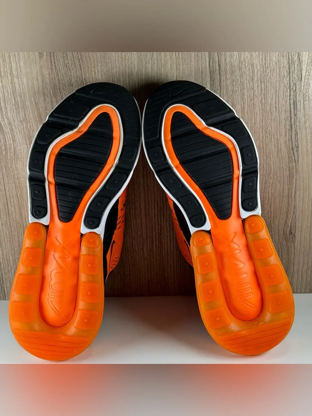 Nike Air Max 270 Total Orange/Black-White BV2517-800 Men’s Size 7 / Women’s 8.5